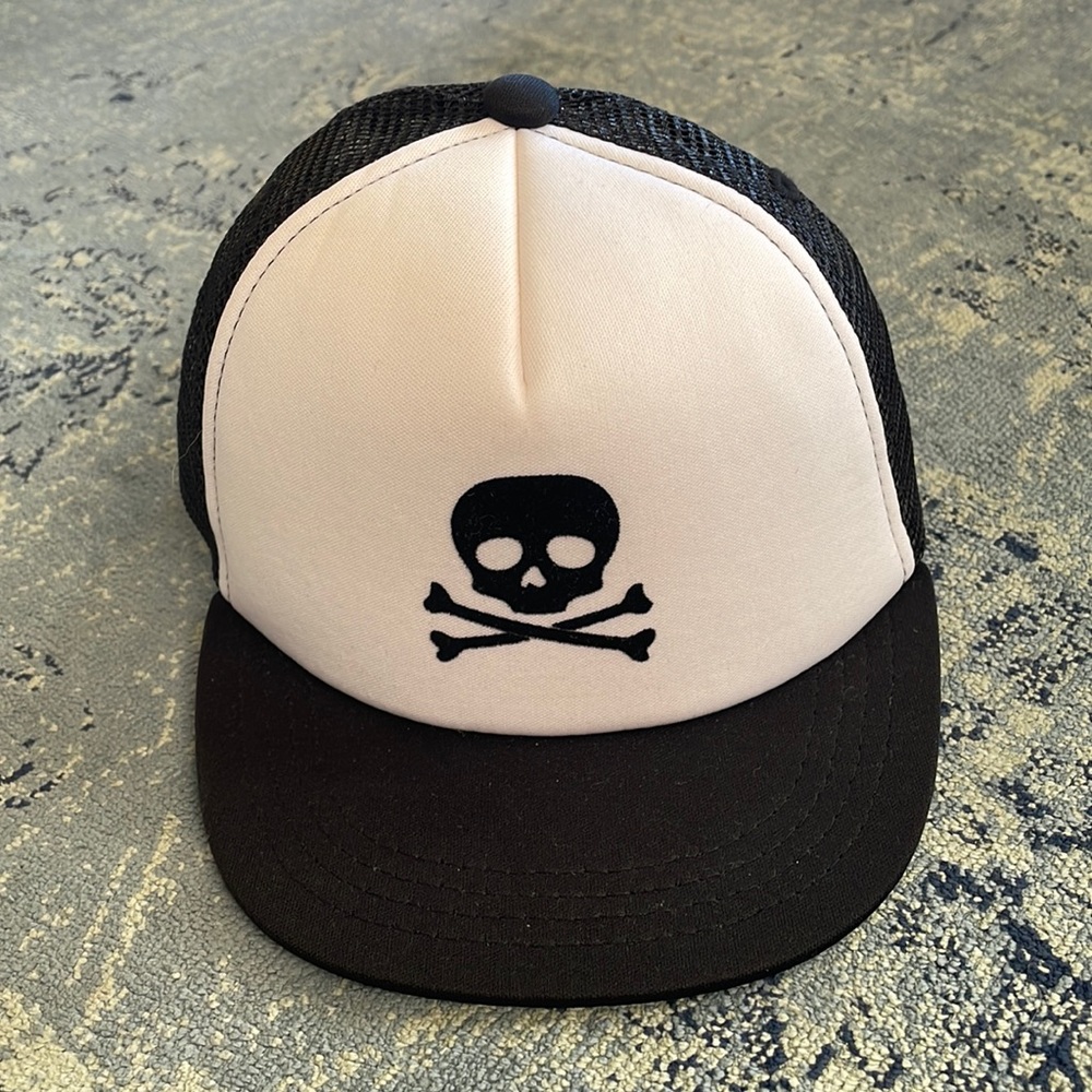 Born To Love Baby Trucker Hat ☠️ XS (6-12m) NWT